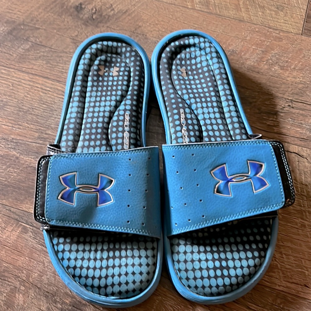 Men’s size 11 slides